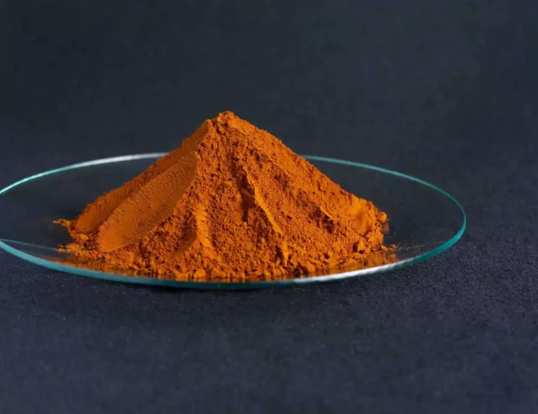 Natürliche Sonnencreme mit Eisenoxid